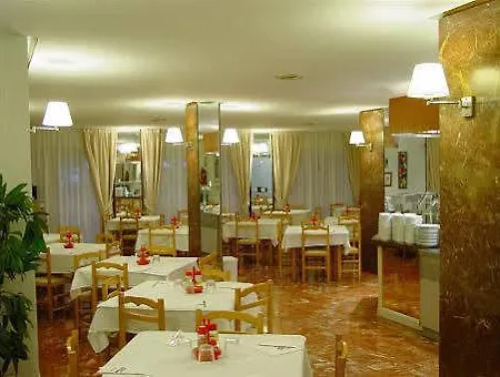 Golden 3* Μπένιντορμ